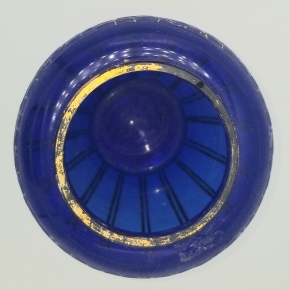 Blue Bohemian glass vase with gold trim and etched floral motif. - Picture 2 of 3